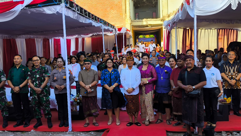 Sekda Badung Letakkan Batu Pertama Proyek Pembangunan Gereja Pantekosta di Indonesia